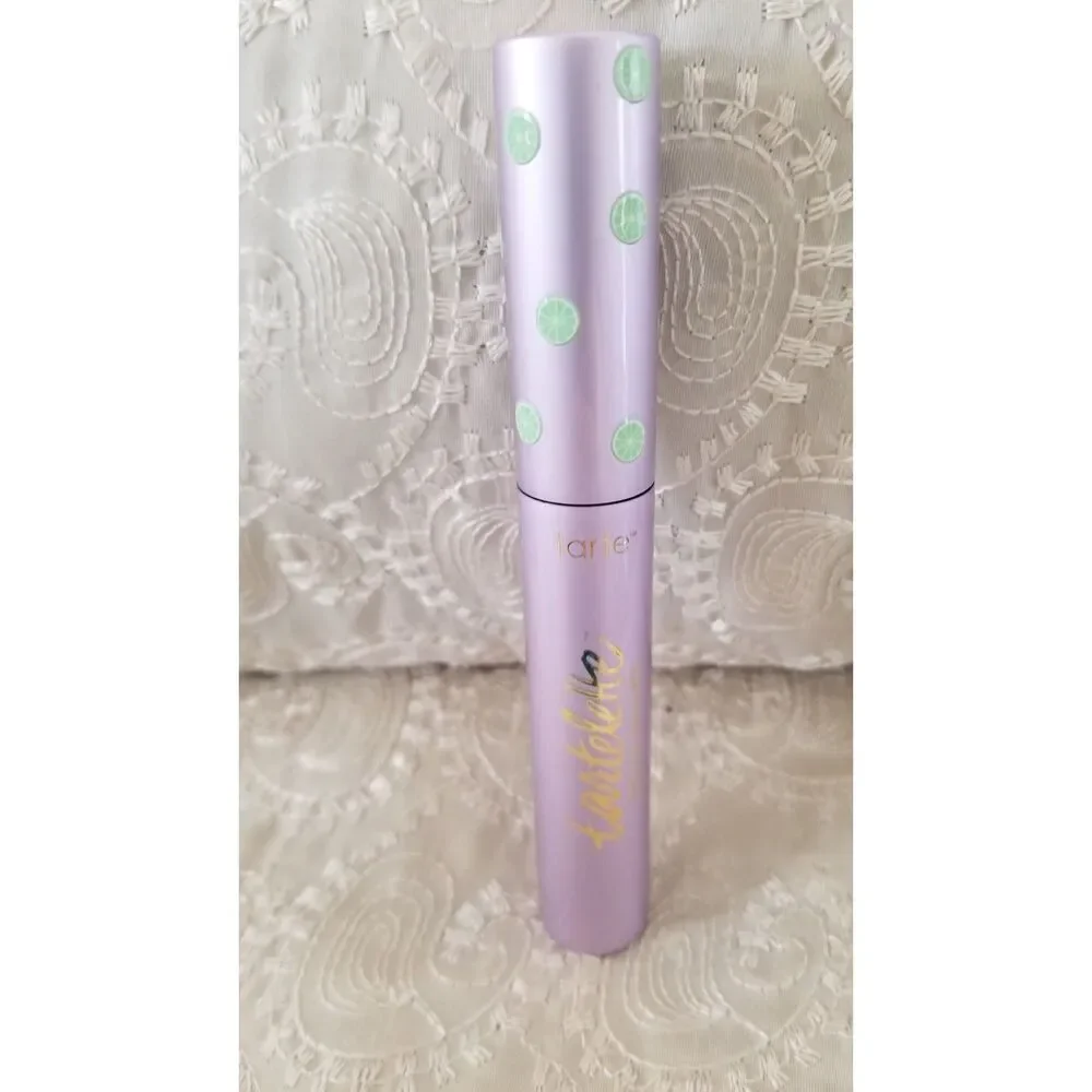 Tartelette™ Tubing Mascara is a vegan, 24-hour flake-free.